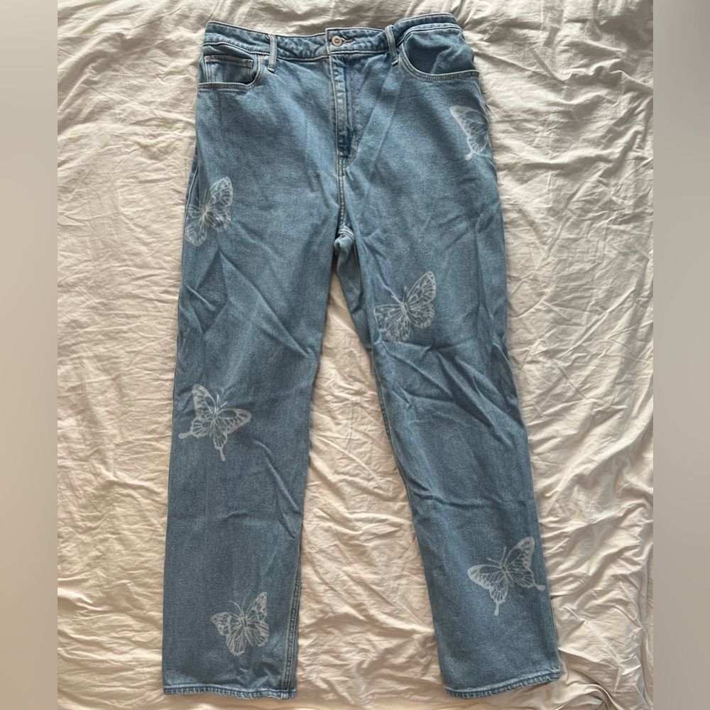 Hollister Ultra High-Rise Butterfly Pattern Dad Jeans Size 15L (W32/L33)